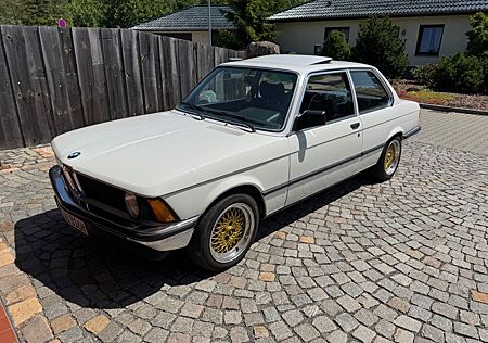BMW 316 E21 Classic Data Bewertung: 2