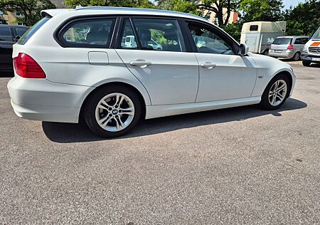 BMW 318i Touring -