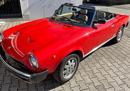 Fiat 124 Spider