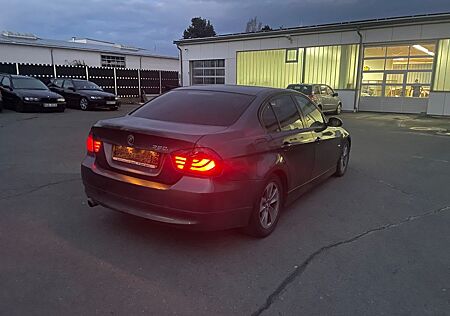 BMW 320i -