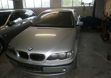 BMW 320i -touring -AHK -E46