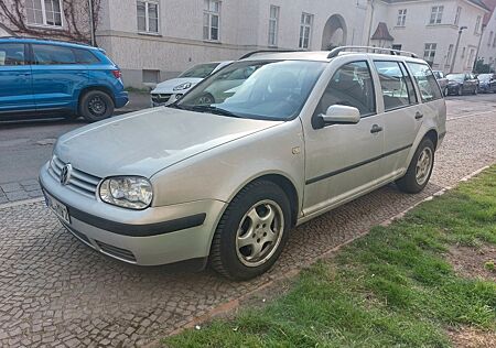 VW Golf Volkswagen 1.6 Kombi Allwetter