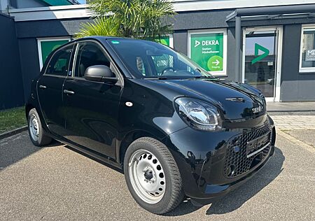 Smart ForFour electric drive / EQ Cool & Audio DAB