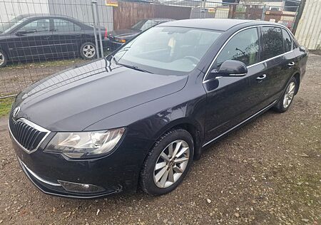 Skoda Superb Ambition Lim,Klimautomatik.Navi,Alus.Eur5