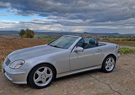 Mercedes-Benz SLK 320 -