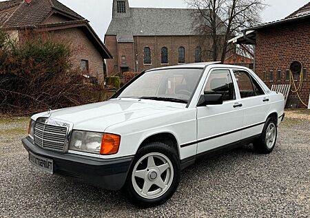 Mercedes-Benz 190 190E Oldtimer H-Kennzeichen Schiebedach