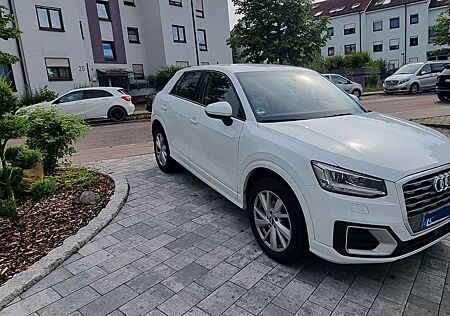 Audi Q2 35 TFSI sport Gletscherweiß Metallic