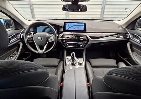 BMW 530e Lim.Sport Line/Navi/LED/Cockpi/Kam/Leder/1H