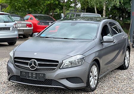 Mercedes-Benz A 180 BlueEfficiency Automatik Navi Klima+Pano