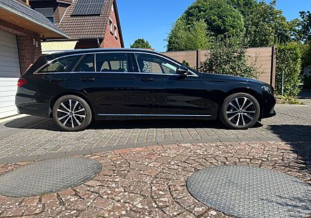 Mercedes-Benz E 300 de T Autom. -