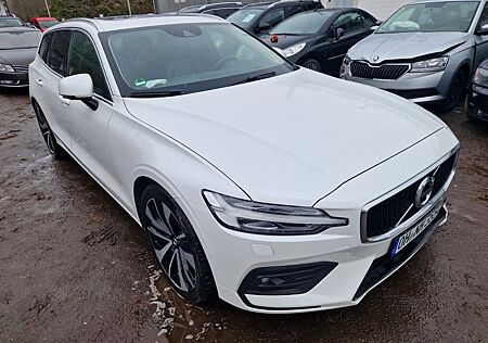 Volvo V60 Kombi Momentum Pro