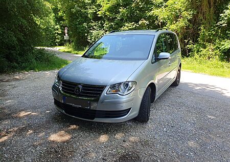 VW Touran Volkswagen 1.4 TSI - Top Austattung