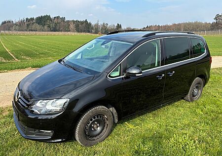 VW Sharan Volkswagen TDI 150PS DSG Comfortline 7-Sitz Xen Nav DCC ACC