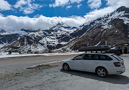 Skoda Octavia 2.0 TDI DSG Ambition ACC / Xenon / PDC