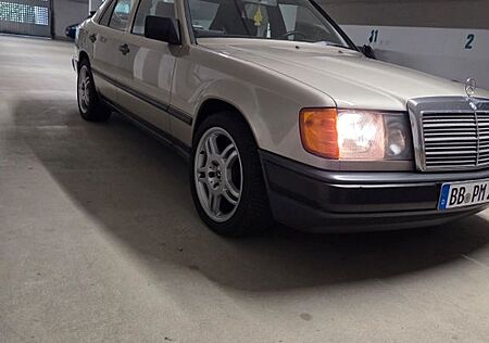 Mercedes-Benz 200