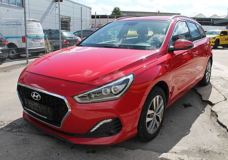 Hyundai i30 Kombi DCT NAVI Kamera