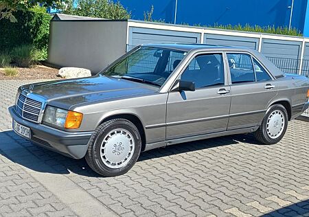 Mercedes-Benz 190 2.3 8v