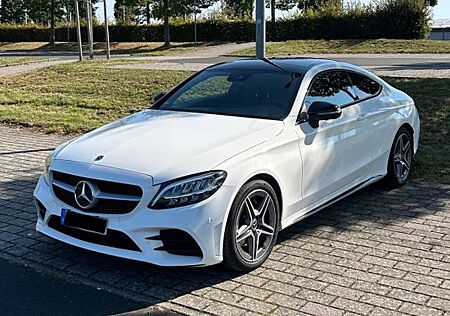 Mercedes-Benz C 200 Coupé/Vollausstattung/scheckheftgepflegt