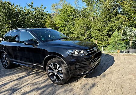 VW Touareg Volkswagen R-Line Plus (AHK,Xenon,Leder) 3.0 TDI