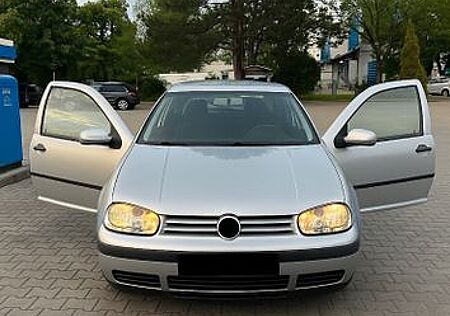 VW Golf Volkswagen 1.4 mit neuen tuv
