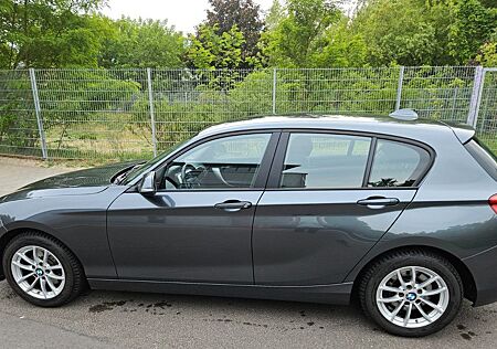 BMW 120i nur 46500km Advantage