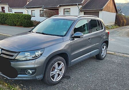 VW Tiguan Volkswagen 2.0 TDI el. Glasschiebedach , Navi