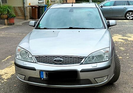 Ford Mondeo 2,0 Ghia Ghia