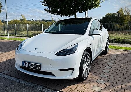 Tesla Model Y RWD / TOP-Zustand / 8-fach / 1. Hand