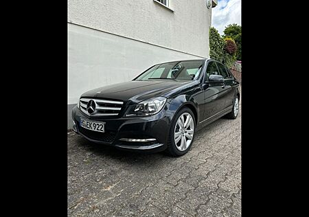 Mercedes-Benz C 180 -