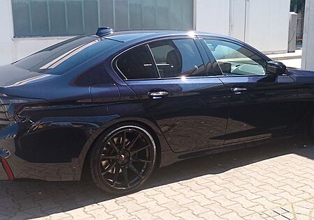 BMW M550i xDrive A -