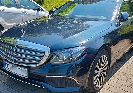 Mercedes-Benz E 220 E 220d T EXCLUSIVE Autom. MULTIBEAM WIDESCREEN