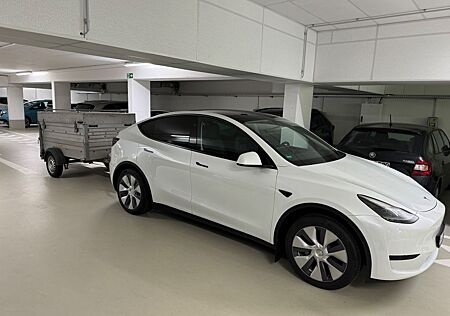 Tesla Model Y Long Range RWD inkl. AHK und Winterräder