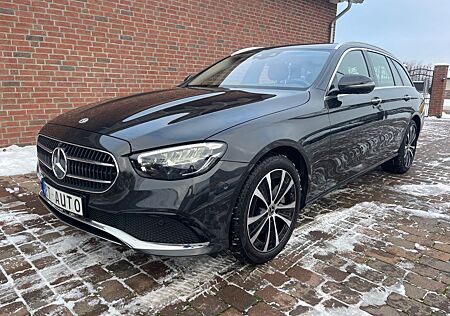 Mercedes-Benz E 300 E T-Modell Leder LED Navi 360 Kamera