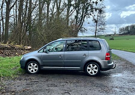 VW Touran Volkswagen 2.0 TDI Trendline o Highline