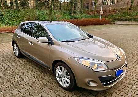 Renault Megane Luxe TCE 130, Keyless, Pano, Leder