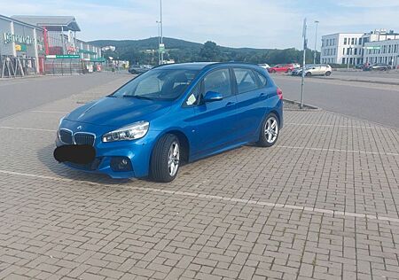 BMW 2er 220 Active Tourer 220d xDrive Steptronic M S...