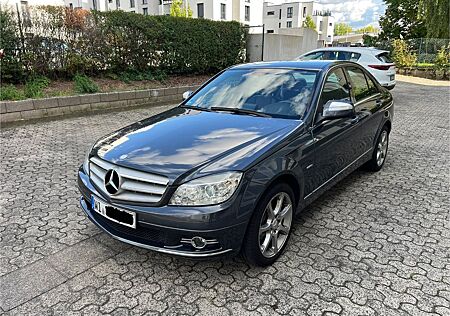 Mercedes-Benz 200