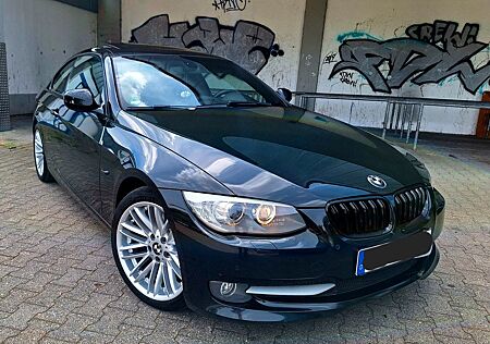 BMW 330d Coupé - /Automatik/Vollleder/Schiebedach/