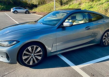 BMW 420i Coupé - G22