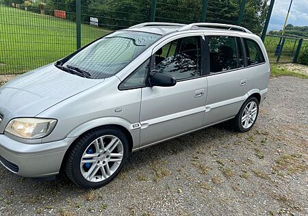 Opel Zafira 2.2 Njoy Njoy