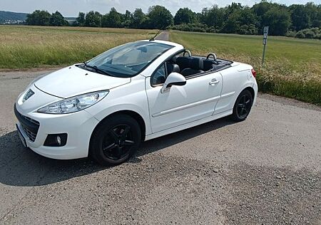 Peugeot 207 CC Black & White Edition 155 THP Black &...