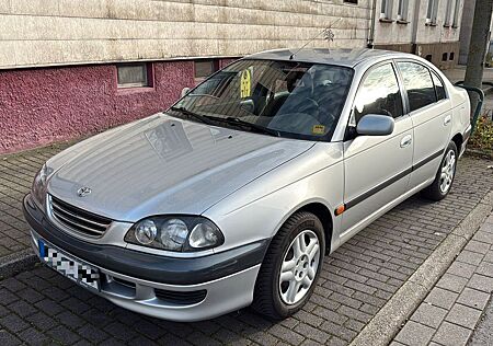 Toyota Avensis 1.6 klima A/C