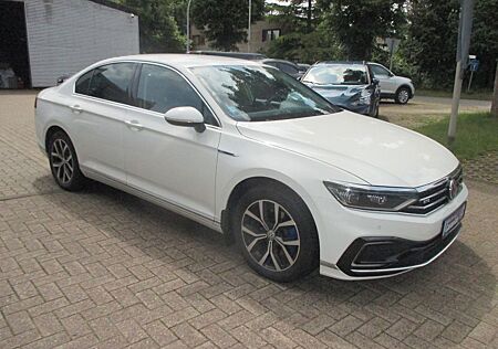 VW Passat Volkswagen Lim. GTE+Navi+LED+AHK+Hybrid