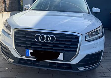 Audi Q2 1.4 TFSI Automatik | LED | Apple CarPlay