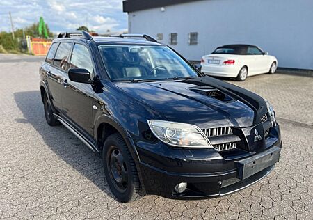 Mitsubishi Outlander 2.0 Turbo 4x4 Leder - Sitzheizung -AHK