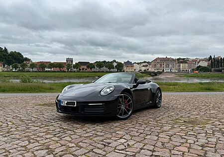 Porsche 992 911 Carrera 4S Cabriolet Chrono Lift Approved 27