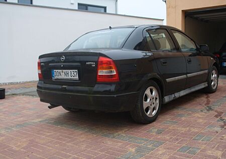 Opel Astra 1.6 -