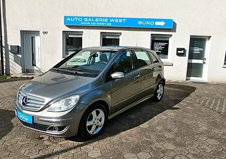 Mercedes-Benz B 200 B -Klasse *Navi*PDC*SHZ*AHK*KEY LESS