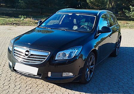 Opel Insignia Sports Tourer 2.0 Turbo 4x4 Sport A...
