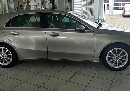 Mercedes-Benz A 200 -